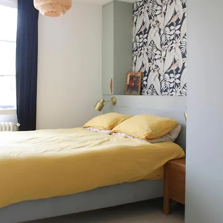 Bright With Balcony Apartamento